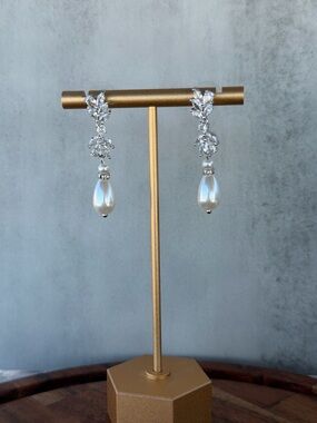 Elegant Crystal and Pearl Drop Earrings - Faux Pearl White